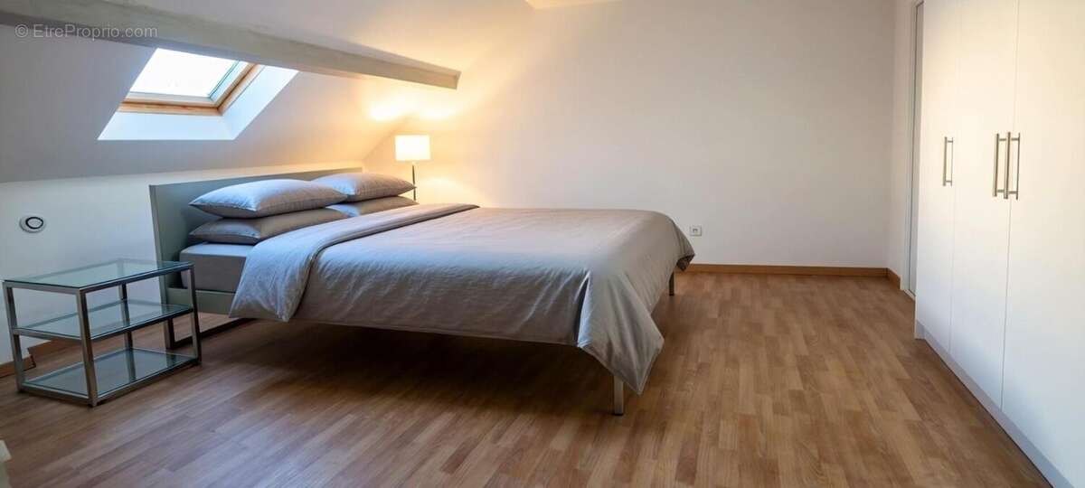 Maison en pierre dans  le bourg  d'Eymet - photo 13