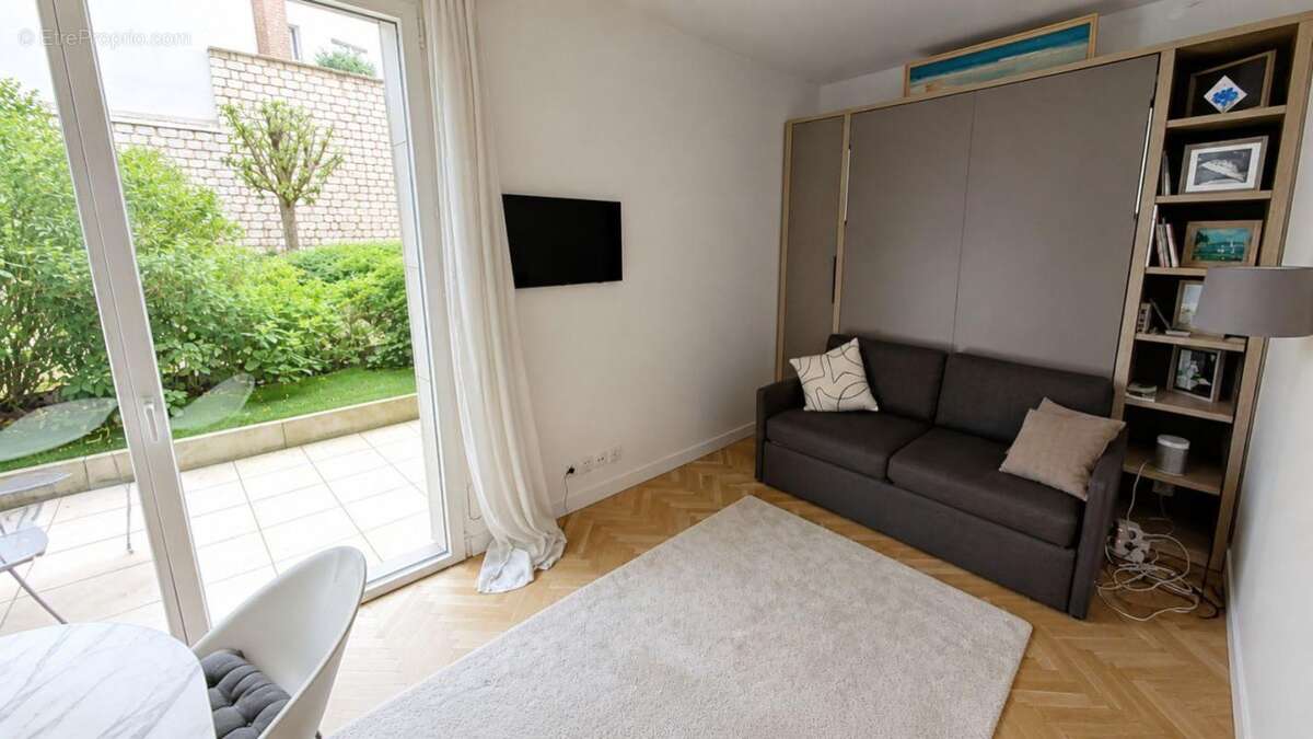 Appartement à PARIS-15E