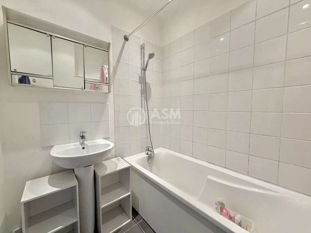 Appartement à COURBEVOIE