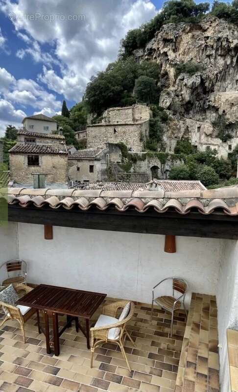 Appartement à COTIGNAC