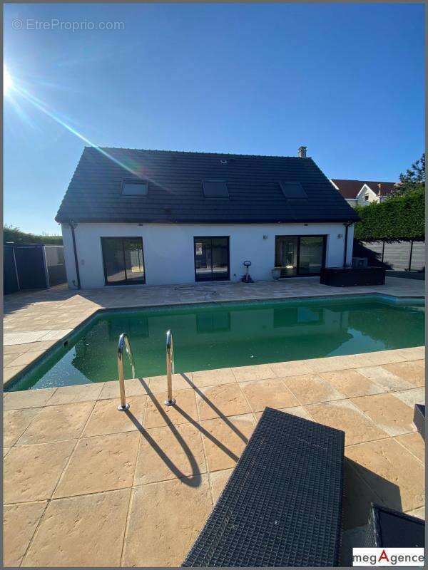 Maison à SAINT-MARTIN-BOULOGNE