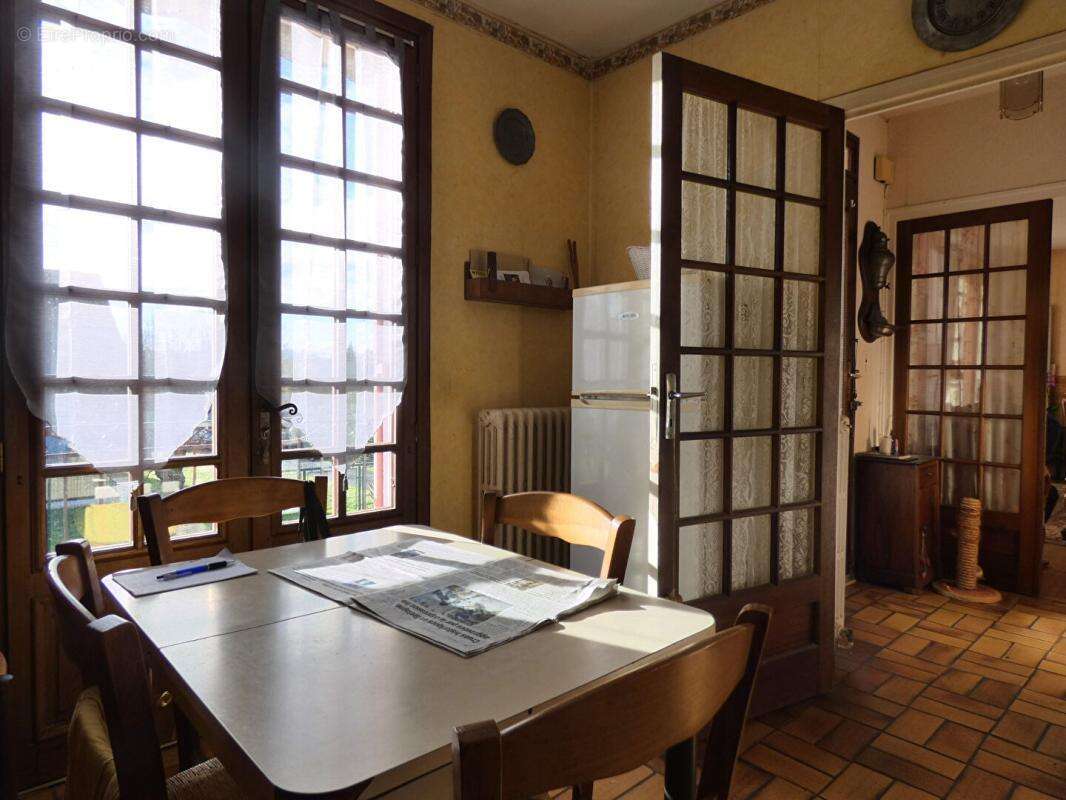 Maison à CHERVEIX-CUBAS