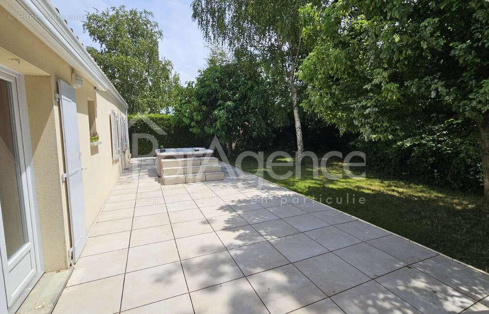 Maison de plain pied 5 pièces - Beau terrain - photo 10