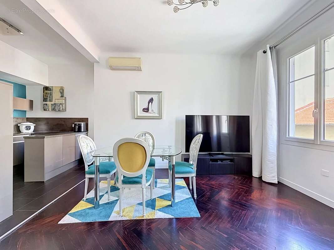 F2 nice - libération - balcon - traversant - photo 3