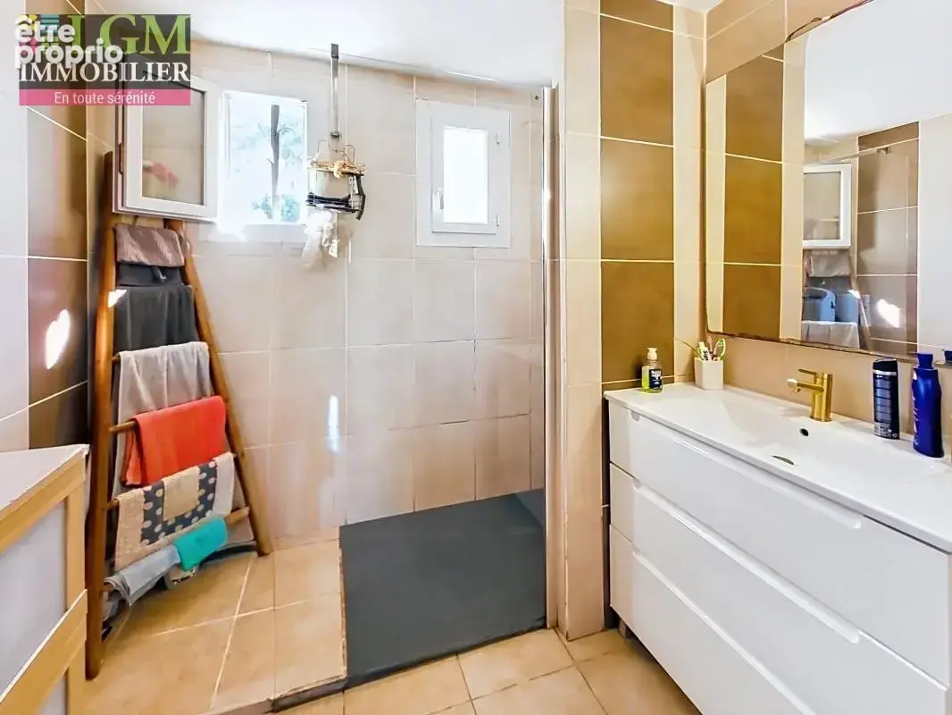 Vitrolles nord – maison de plain-pied – 3 chambres – garage – terrain piscinable - photo 9