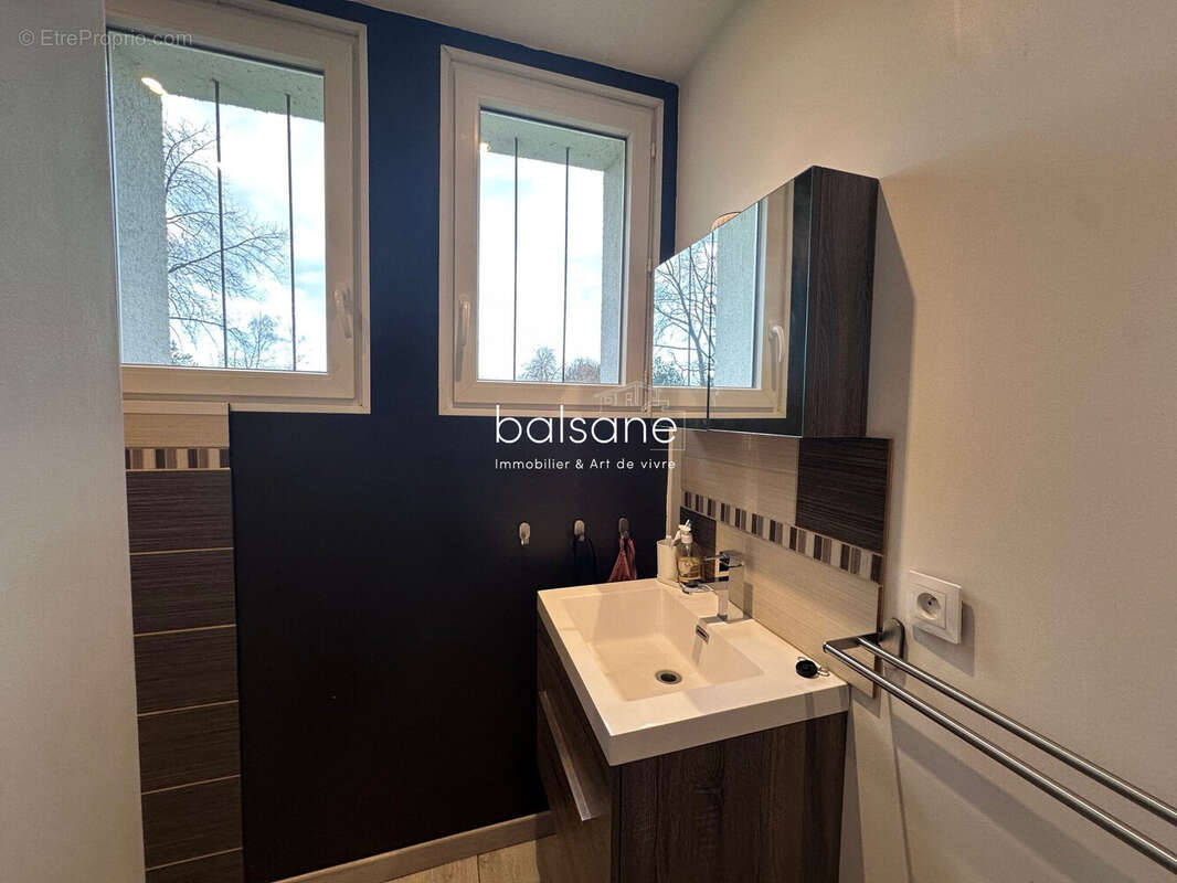 Maison à SAINT-DENIS-DES-MONTS