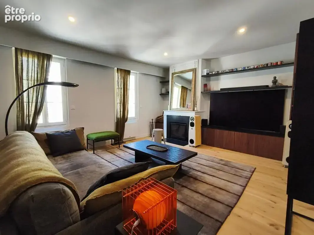 MASCULINE : Maison entièrement rénovée 85m2 - 3 chambres - terrasse et Patio - photo 3