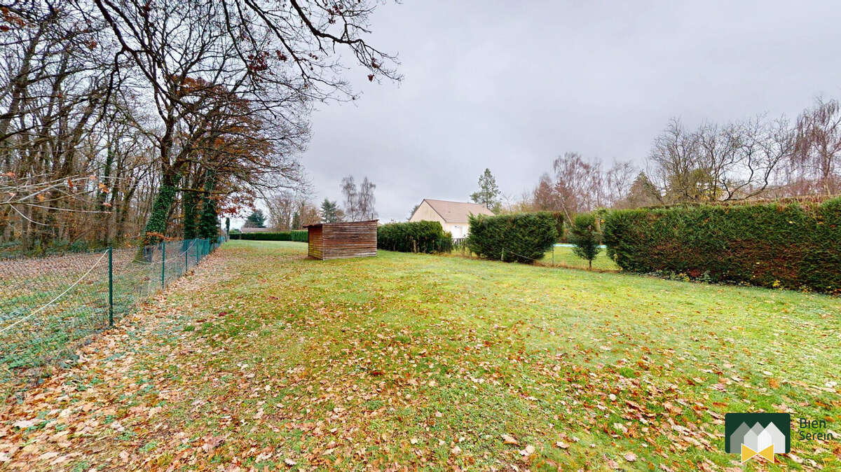 Arrière  - Terrain à MAINTENON