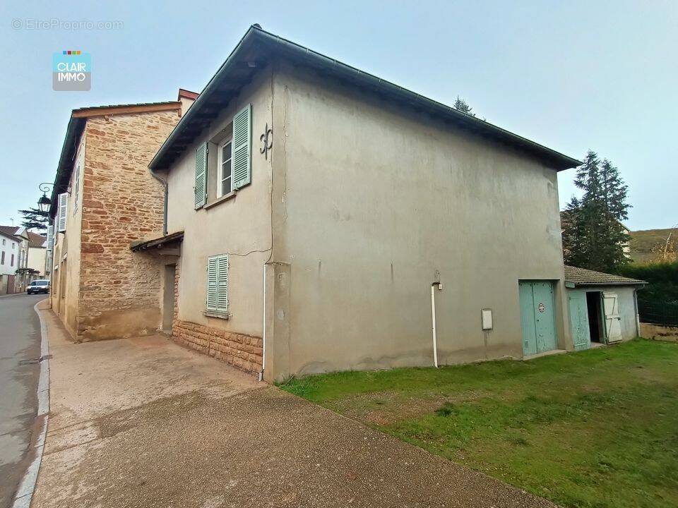 Maison à AZE