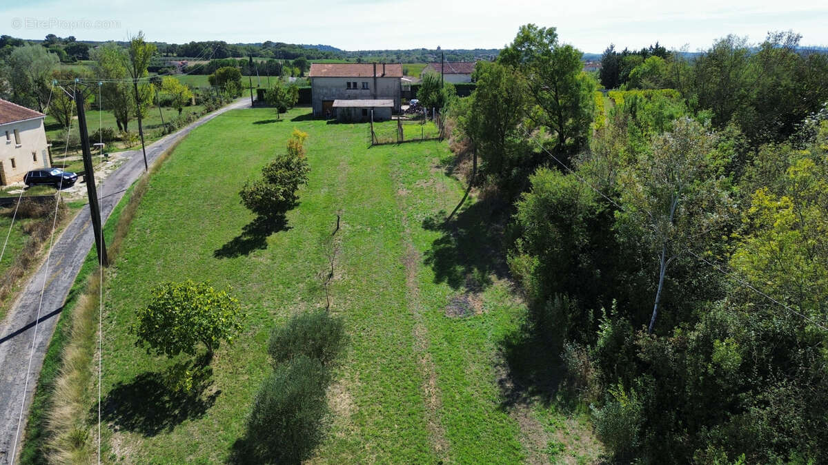 Maison à SAINT-HILAIRE-DE-BRETHMAS