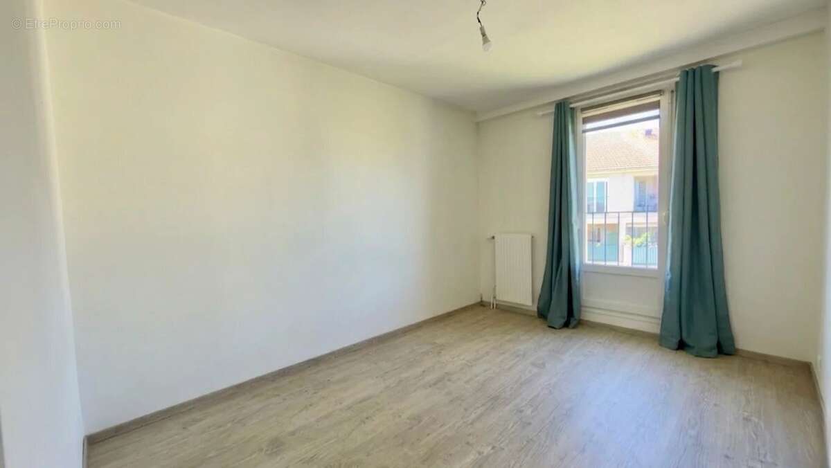 Appartement à SAINT-ANDRE-LES-VERGERS