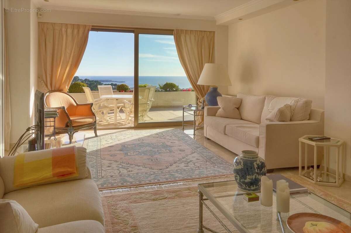 Appartement à LE CANNET