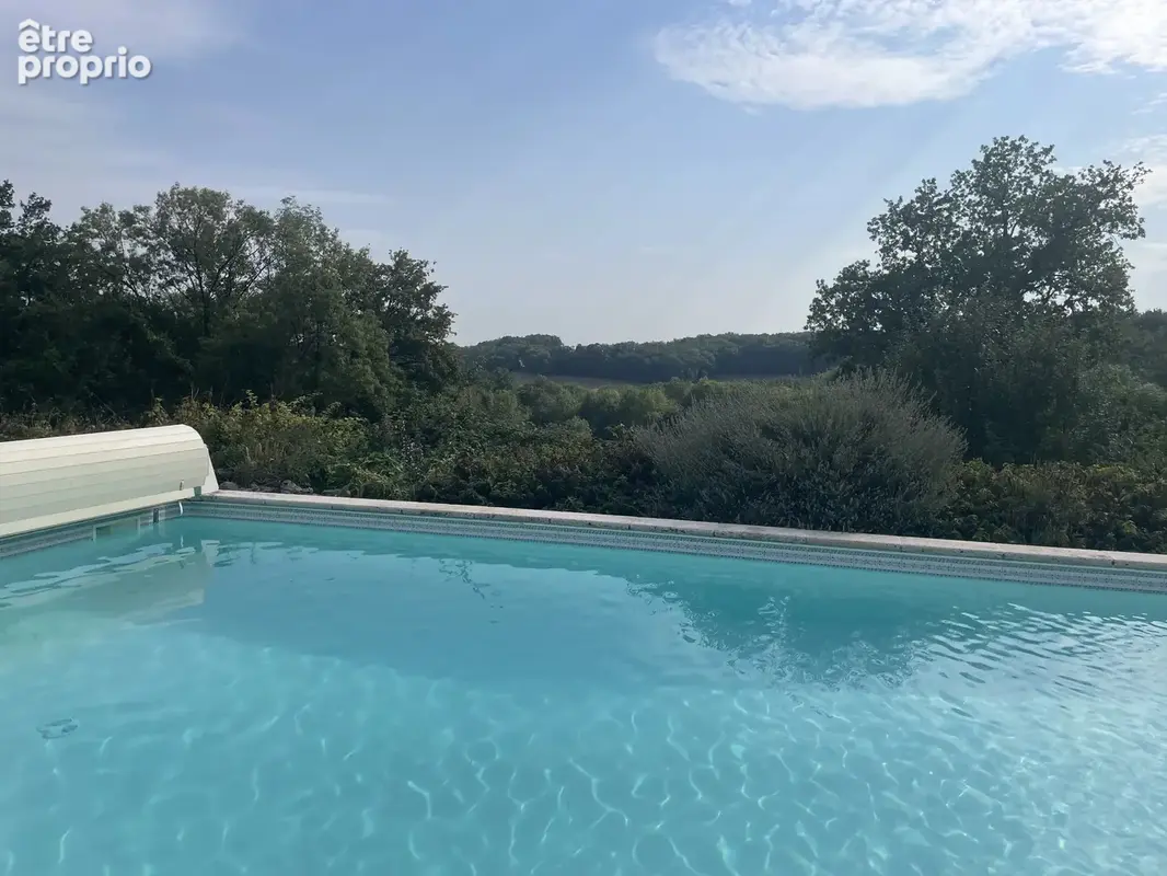 Trois maisons situées dans un endroit paisible proche d'une belle ville bastide - photo 2
