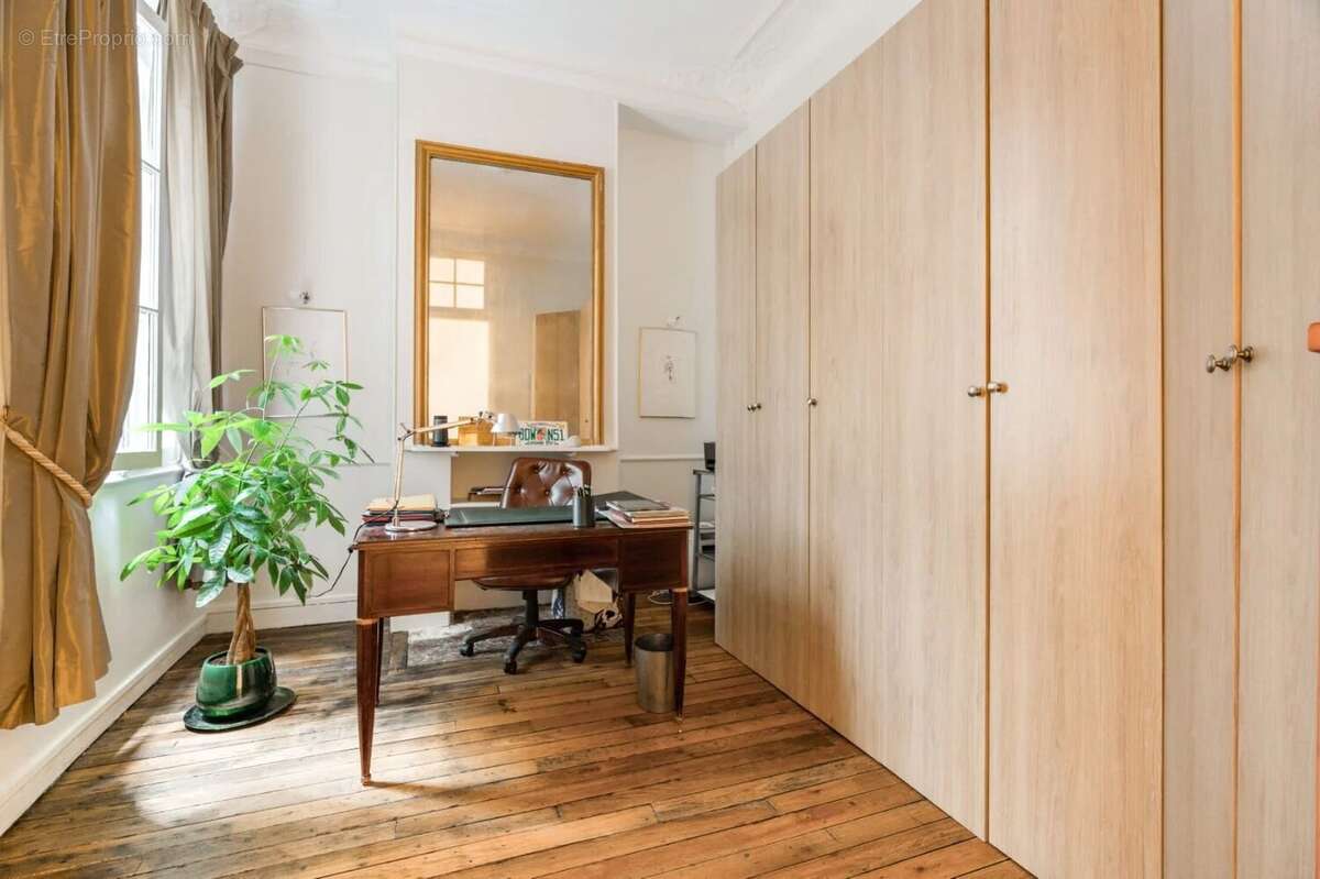 Appartement à PARIS-8E