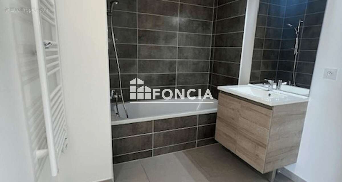 Appartement à RILLIEUX-LA-PAPE