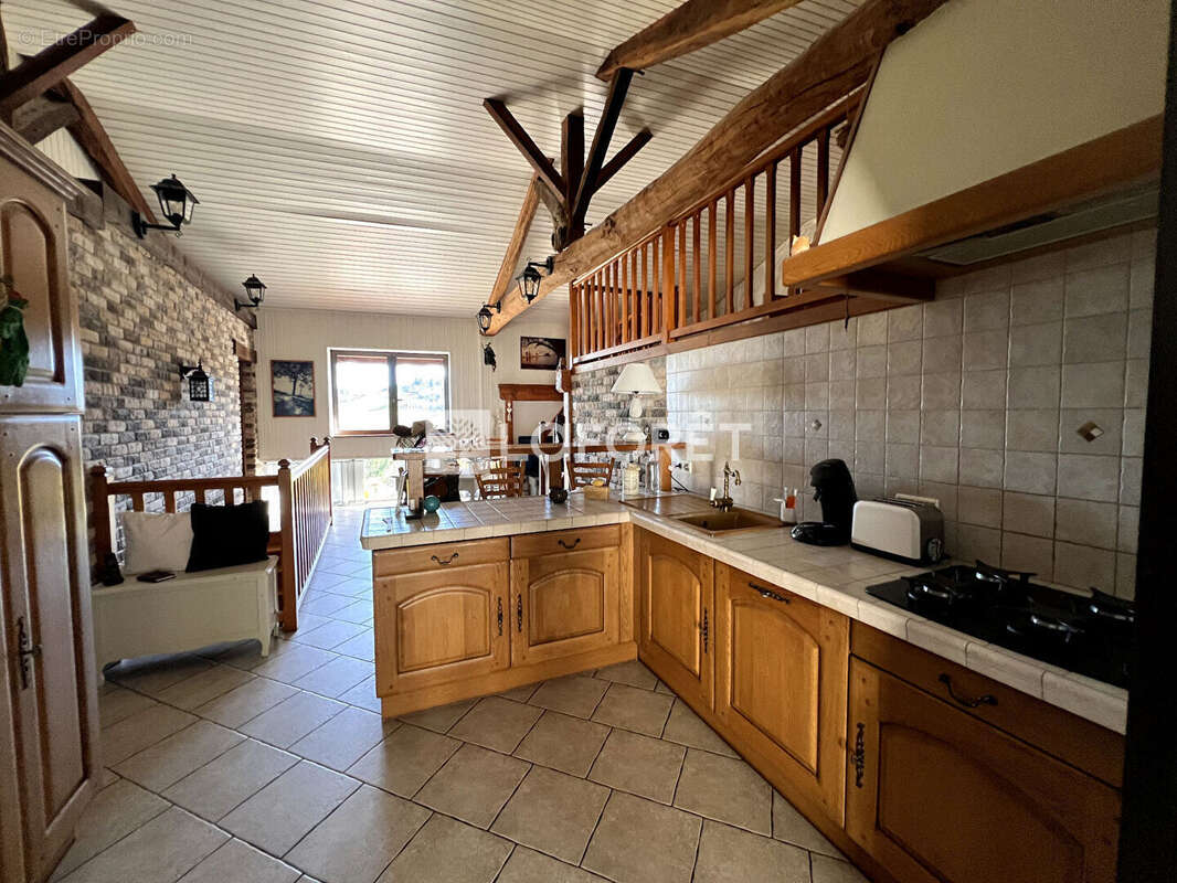 Maison Ambierle 7 pièce(s) 150m2 - photo 8