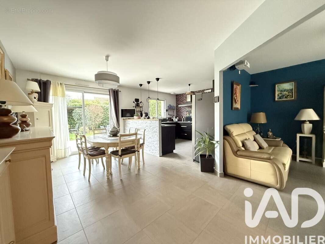 Photo 2 - Maison à CRECY-LA-CHAPELLE