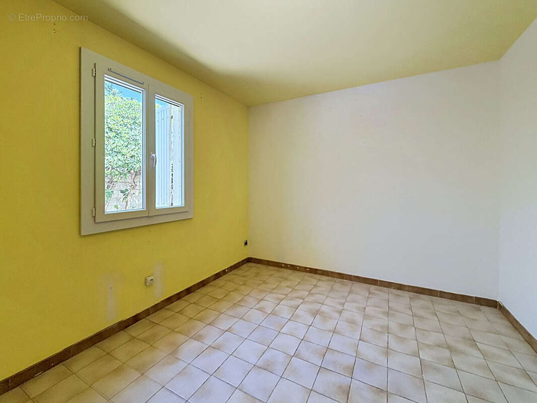 Maison Salon-de-Provence 4 pièces 111 m2 - photo 9