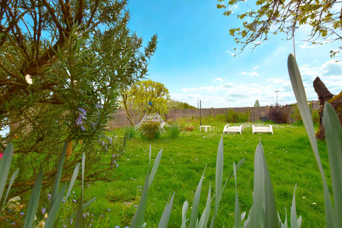 Maison à LES ESSARTS-LE-ROI