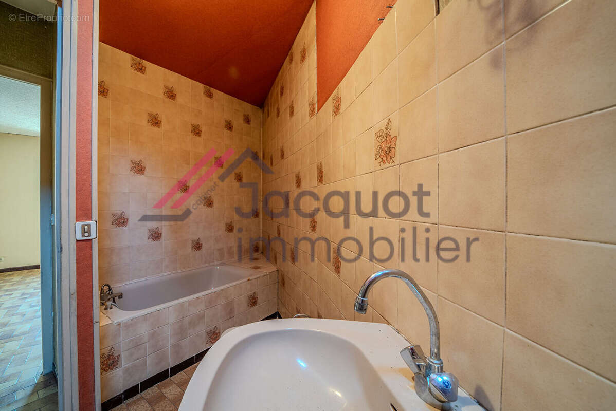 Maison 79 m² à Montmorot  - photo 6