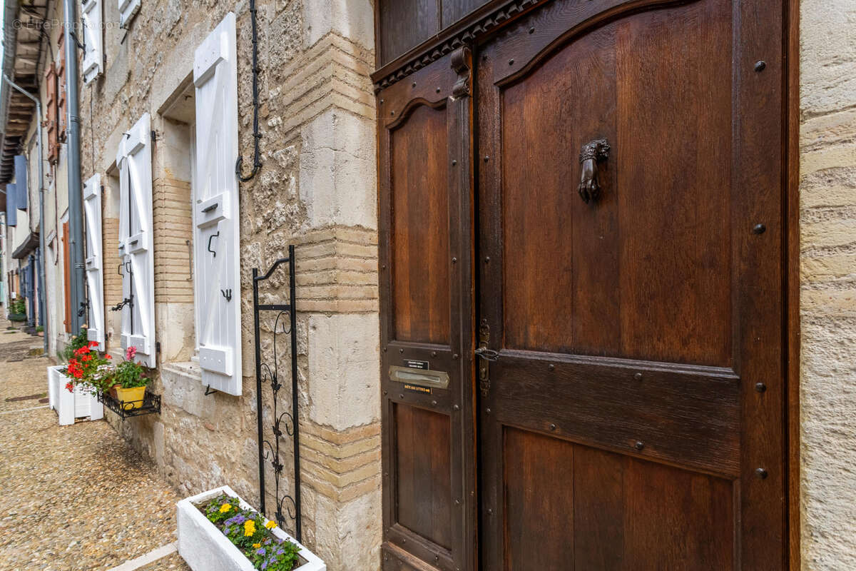 Maison à CASTELSAGRAT
