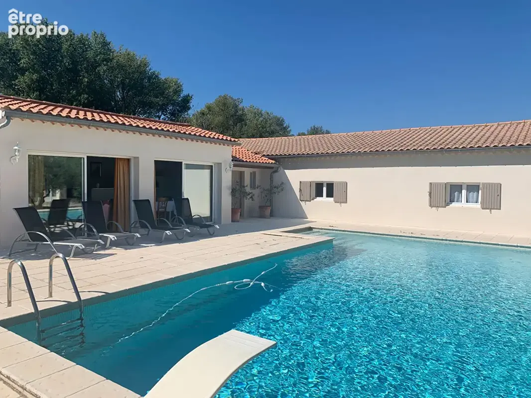 Superbe villa provençale avec piscine et  garage sur grand terrain clos. - photo 2