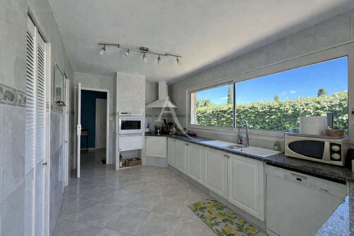 Maison Fabrègues 195 m² avec T2 indépendant de 62 m² - Garage de 60 m²-Grand terrain - photo 5