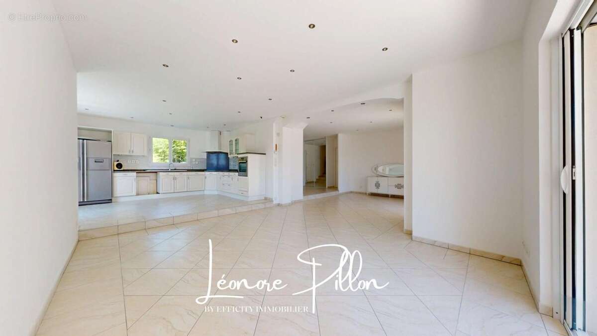 Maison 215 m² à Cessieu  - photo 5