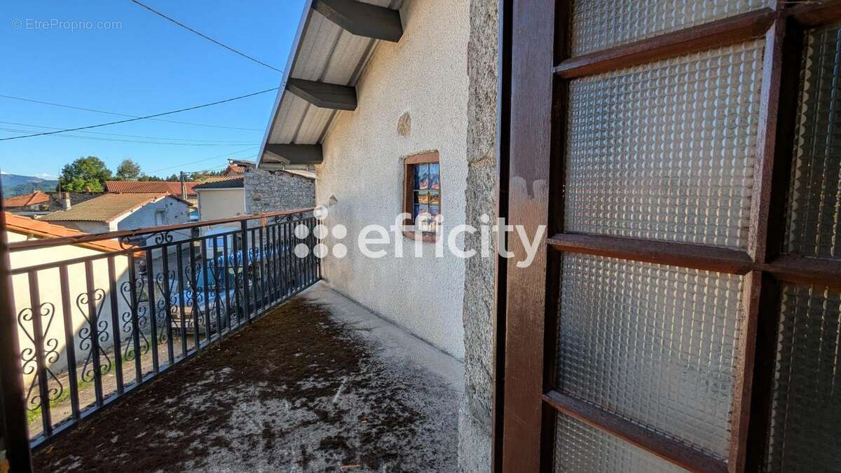 Maison à SAINT-REMY-SUR-DUROLLE