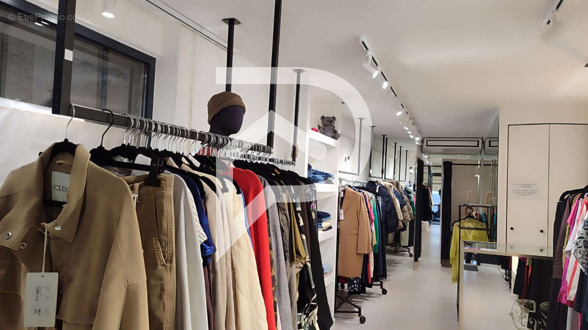 Commerce à LA GRANDE-MOTTE