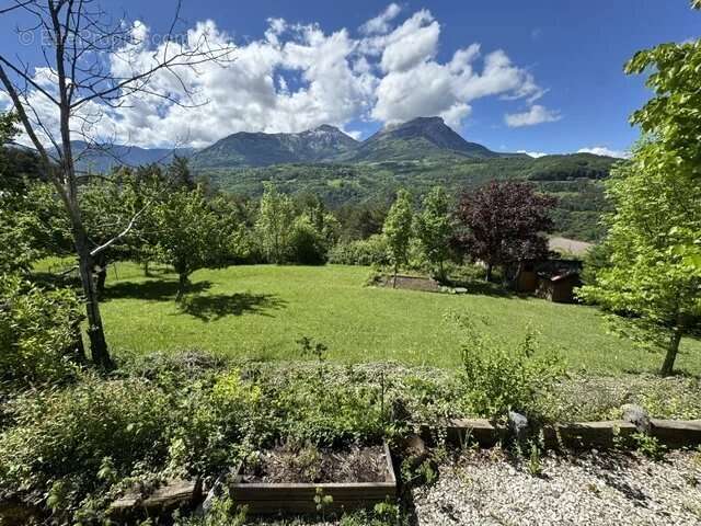 Maison avec vue  sur 1390 m² de terrain. - photo 2