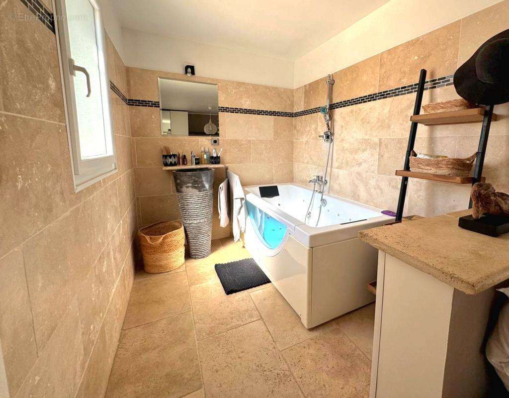 Maison à GINASSERVIS