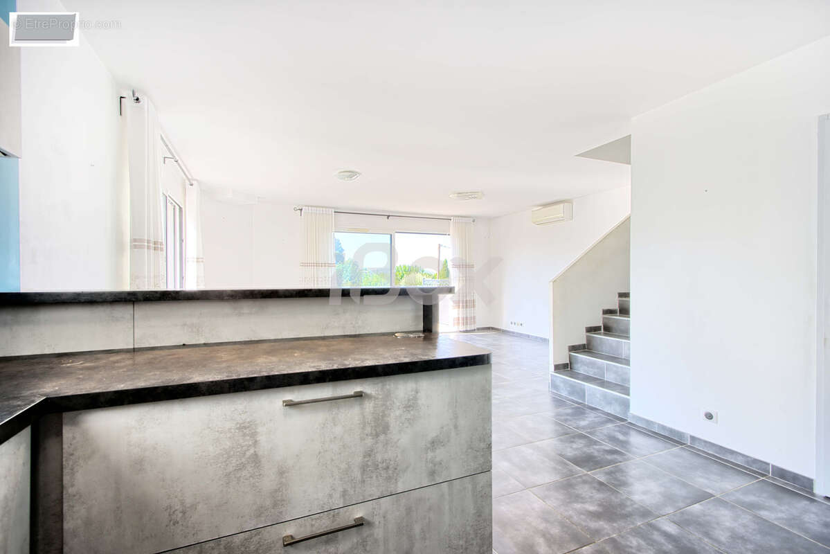 Maison récente 4 pièces au Castellet - photo 6