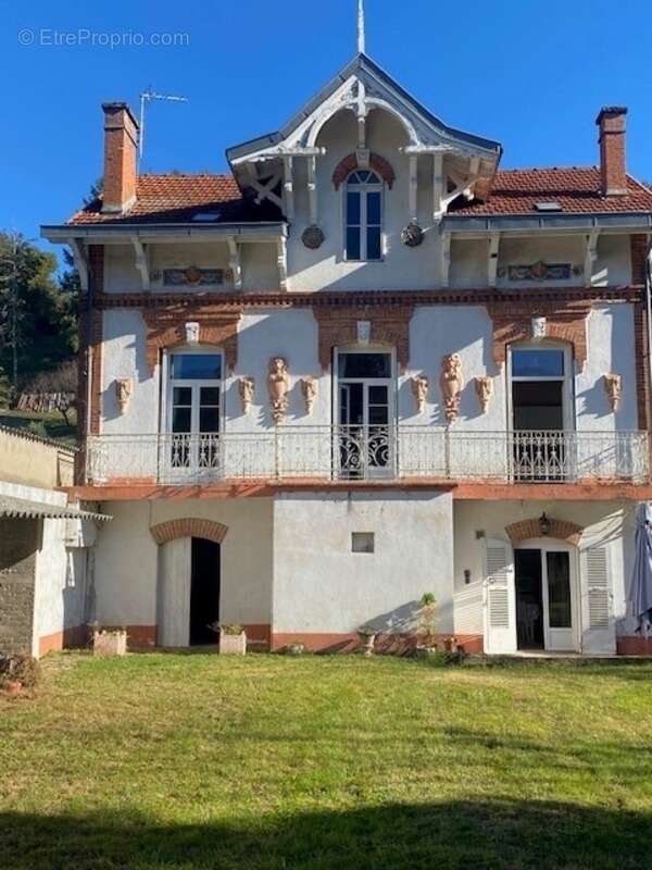 Maison à DECAZEVILLE