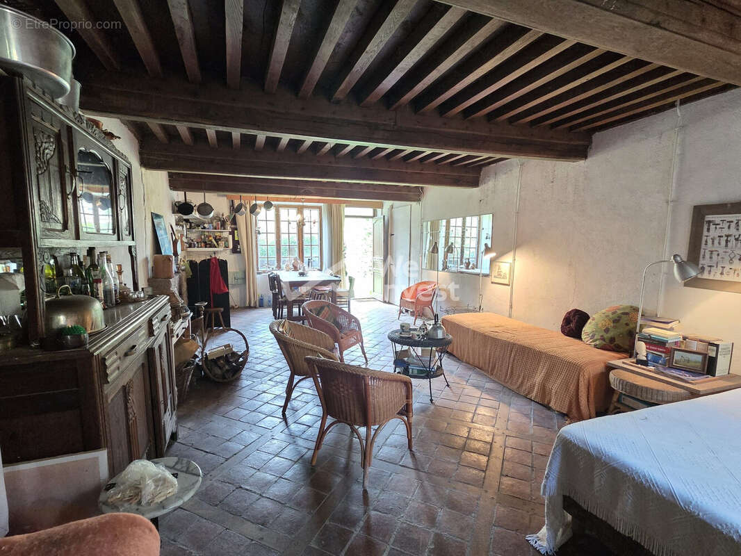 Maison à QUARRE-LES-TOMBES