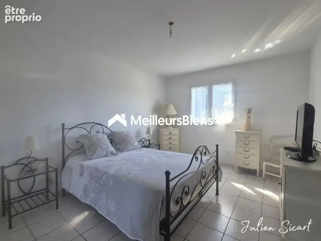 Maison 4 faces de 213 m² habitables – 2 appartements T4 – Terrain de 535 m² - photo 7