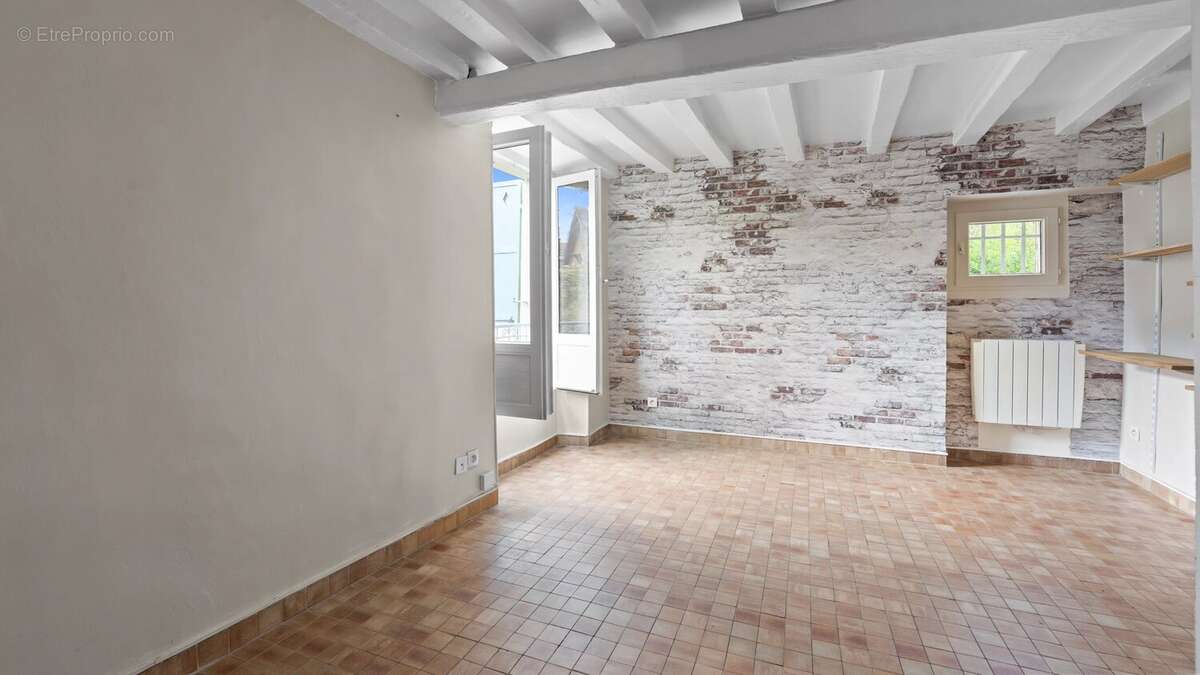 Maison à LA CELLE-SAINT-CLOUD