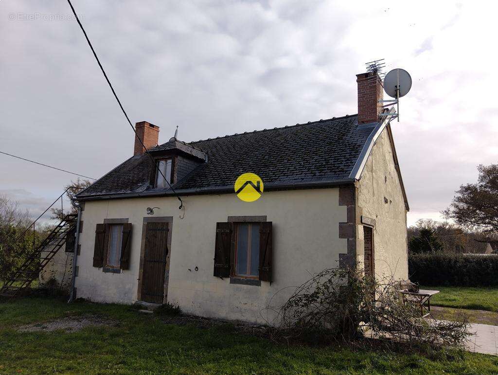 Maison à LURCY-LEVIS