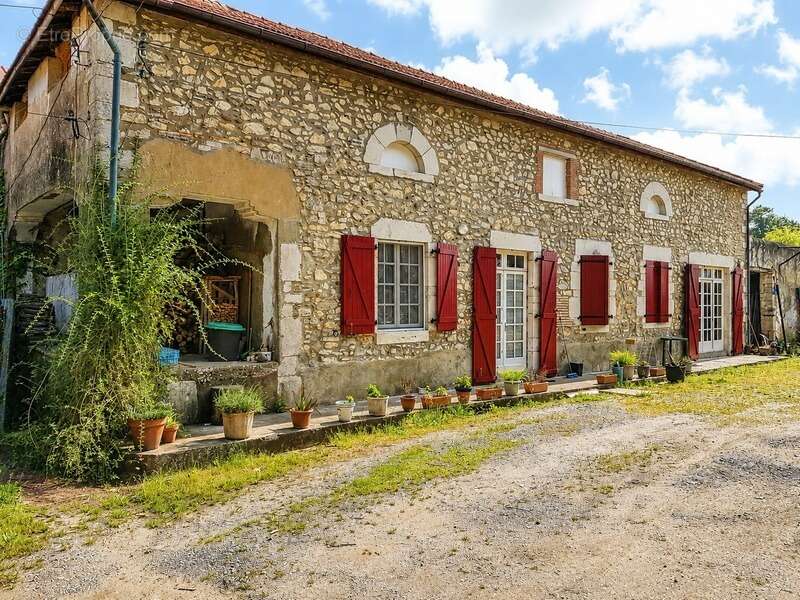 Maison à SAINT-LON-LES-MINES
