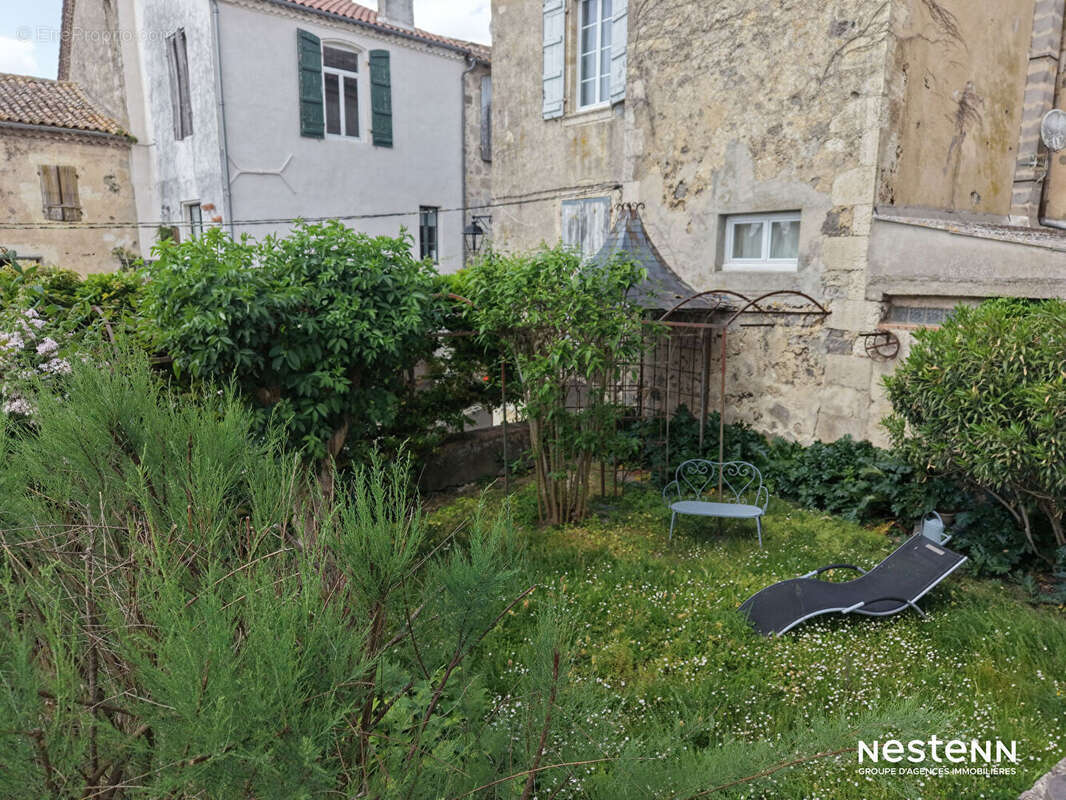 Maison à MEZIN