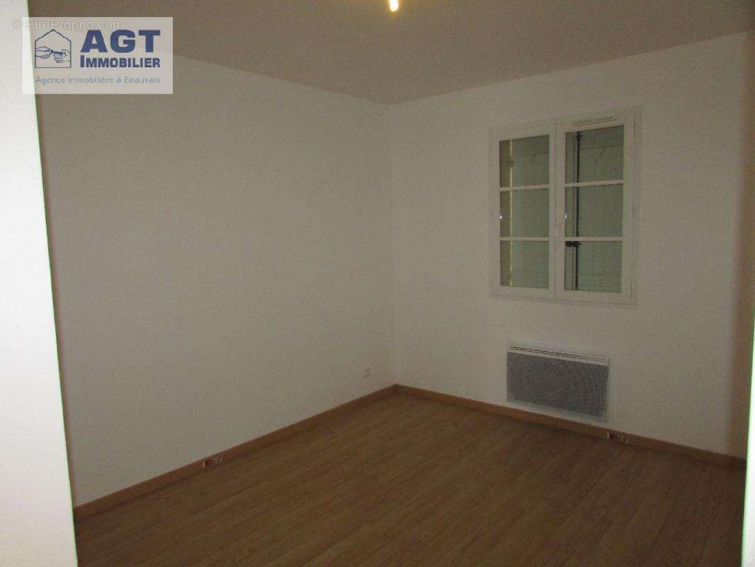 Appartement à BRESLES