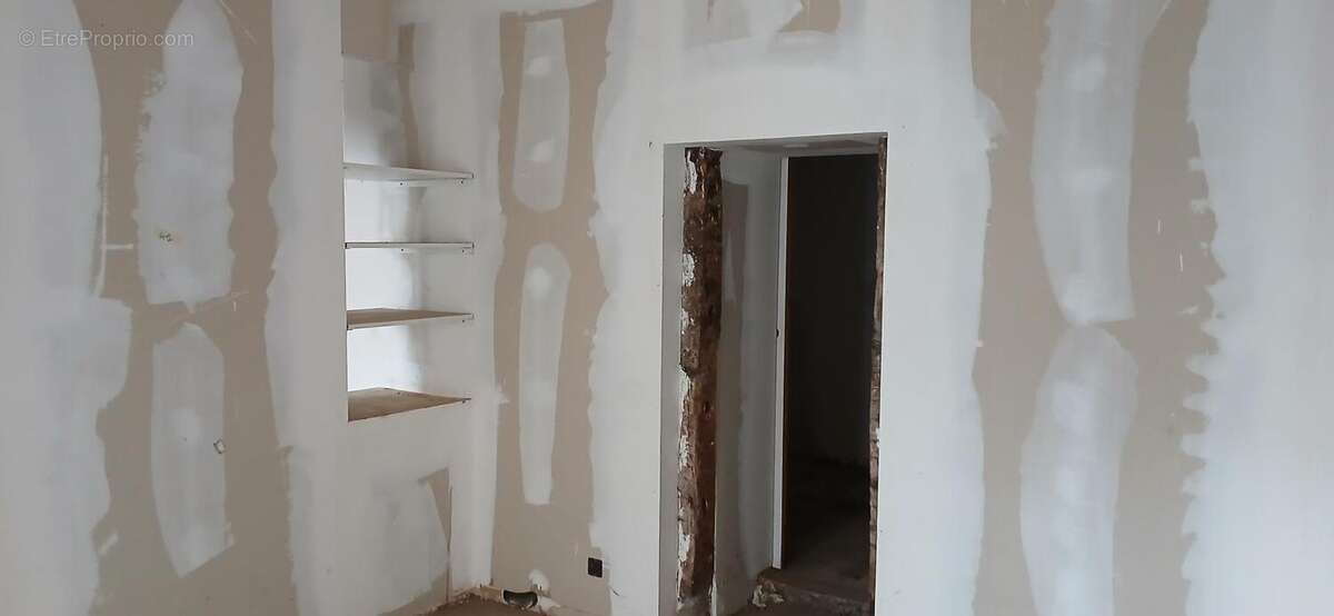 Appartement loué  avec local à transformer forte demande locative à venir - photo 9