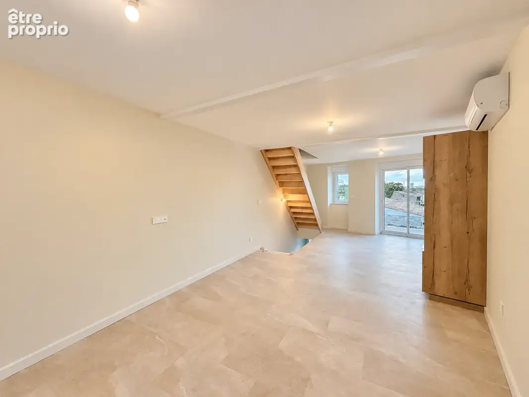 Maison de village en pierres entièrement rénovée 67 m2 habitables avec garage - Prestations haut de gamme - photo 9