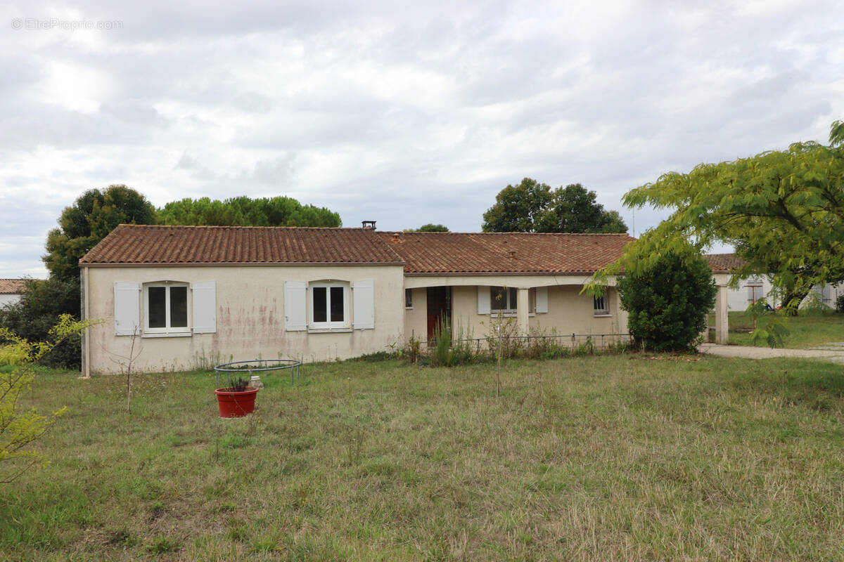 Maison à SEMUSSAC