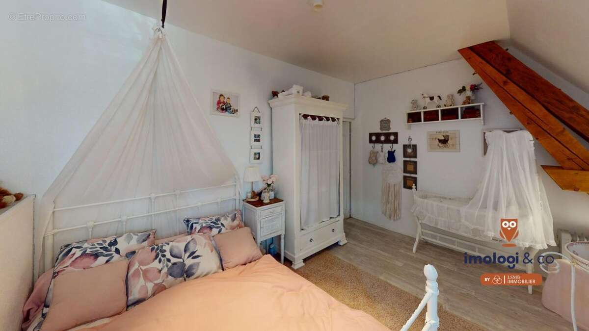 Maison à OYE-ET-PALLET