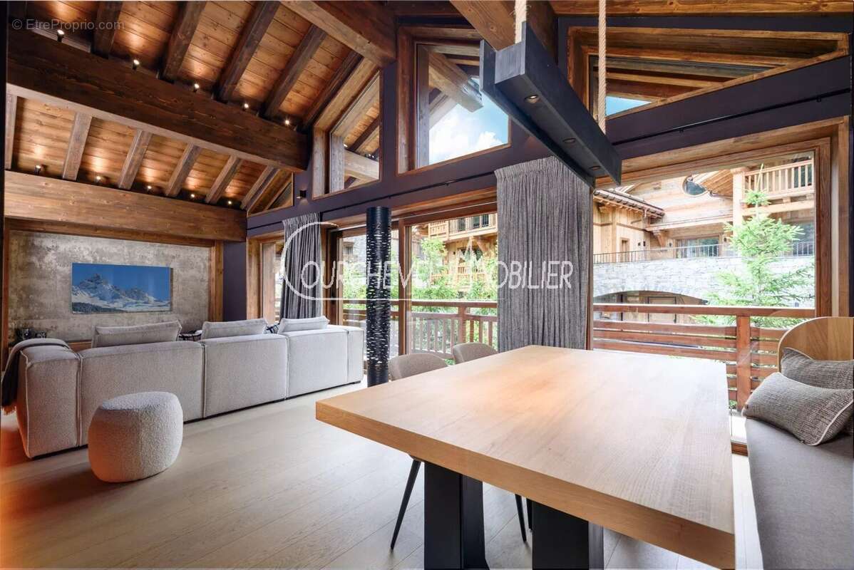 Maison à LES ALLUES