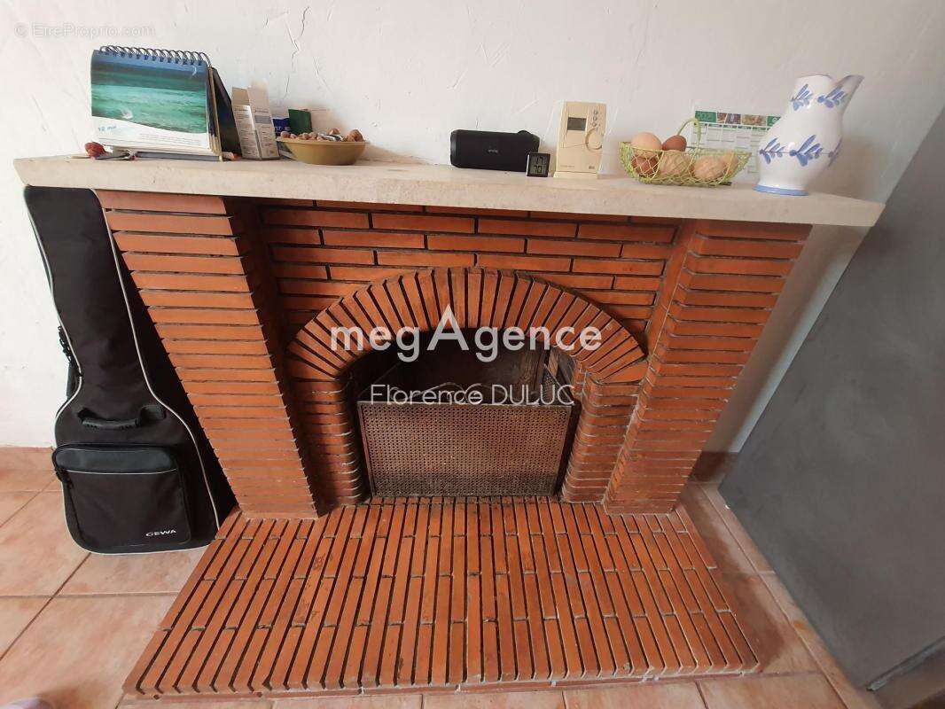 Maison à SAINT-JEAN-D'ANGELY