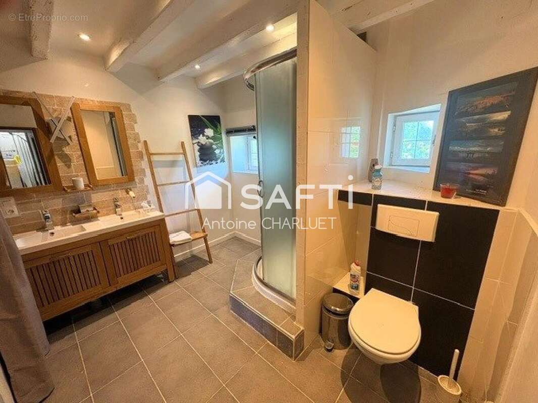 Maison 138 m² à Saint-Genou  - photo 8
