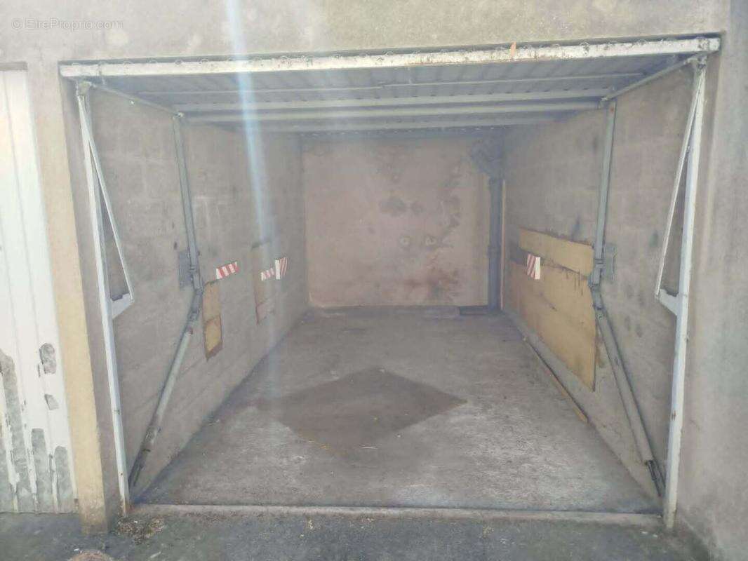 Garage extérieur - photo 3