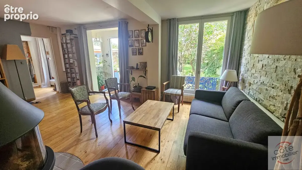 COUP DE COEUR pour cette maison de 131m² sur 2 niveaux, élevée sur un ilot de verdure de 300m² - photo 5